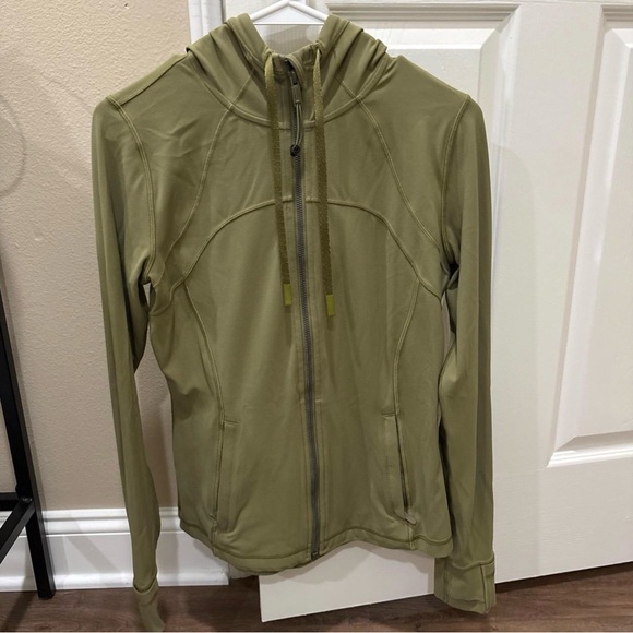 Lululemon top - Picture 3 of 3